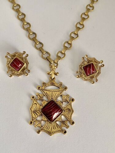 Vintage 1928 Jewelry Necklace / Clip Earrings Set Maltese Cross Motif Gold Tone